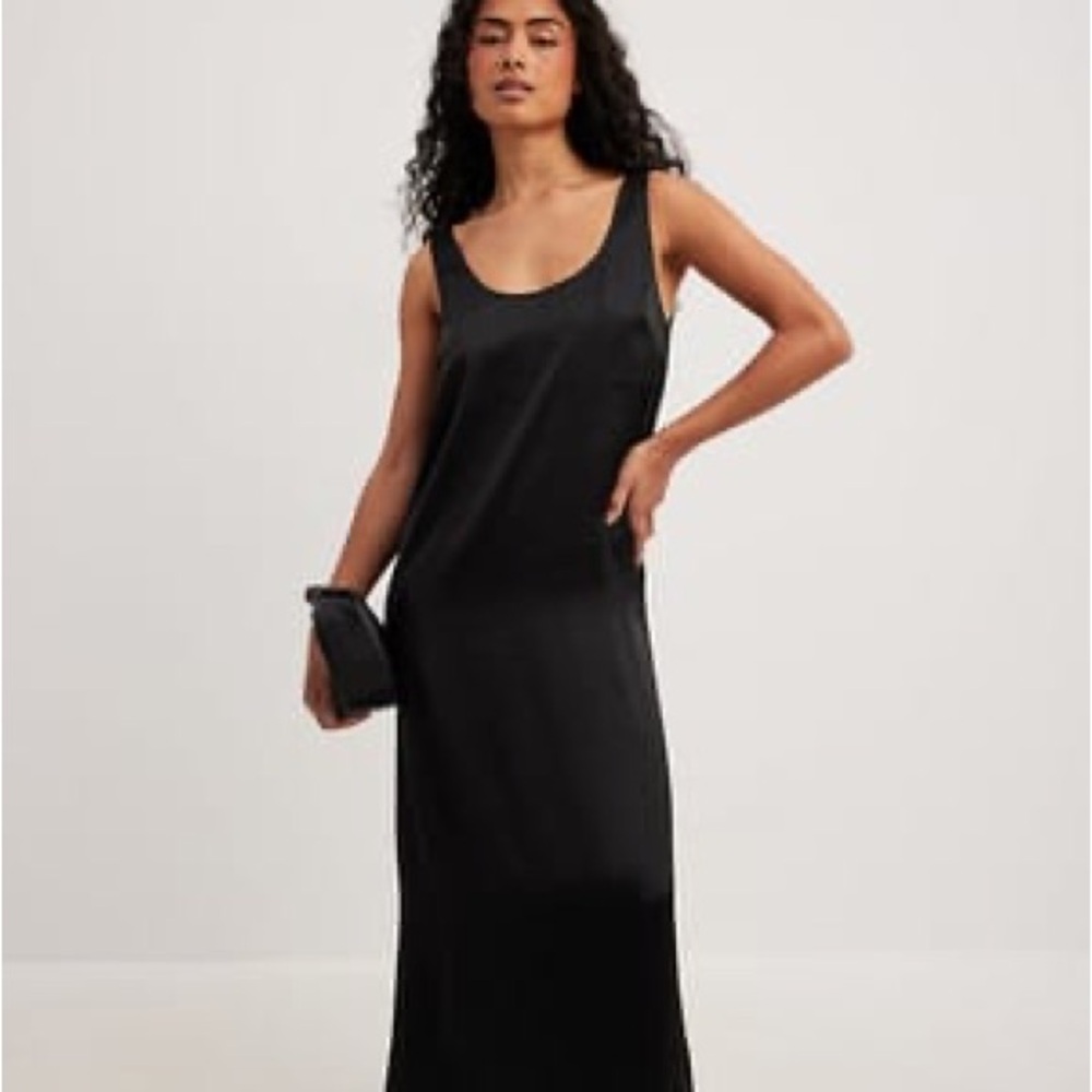 Chic Black Sleeveless Maxi Dress